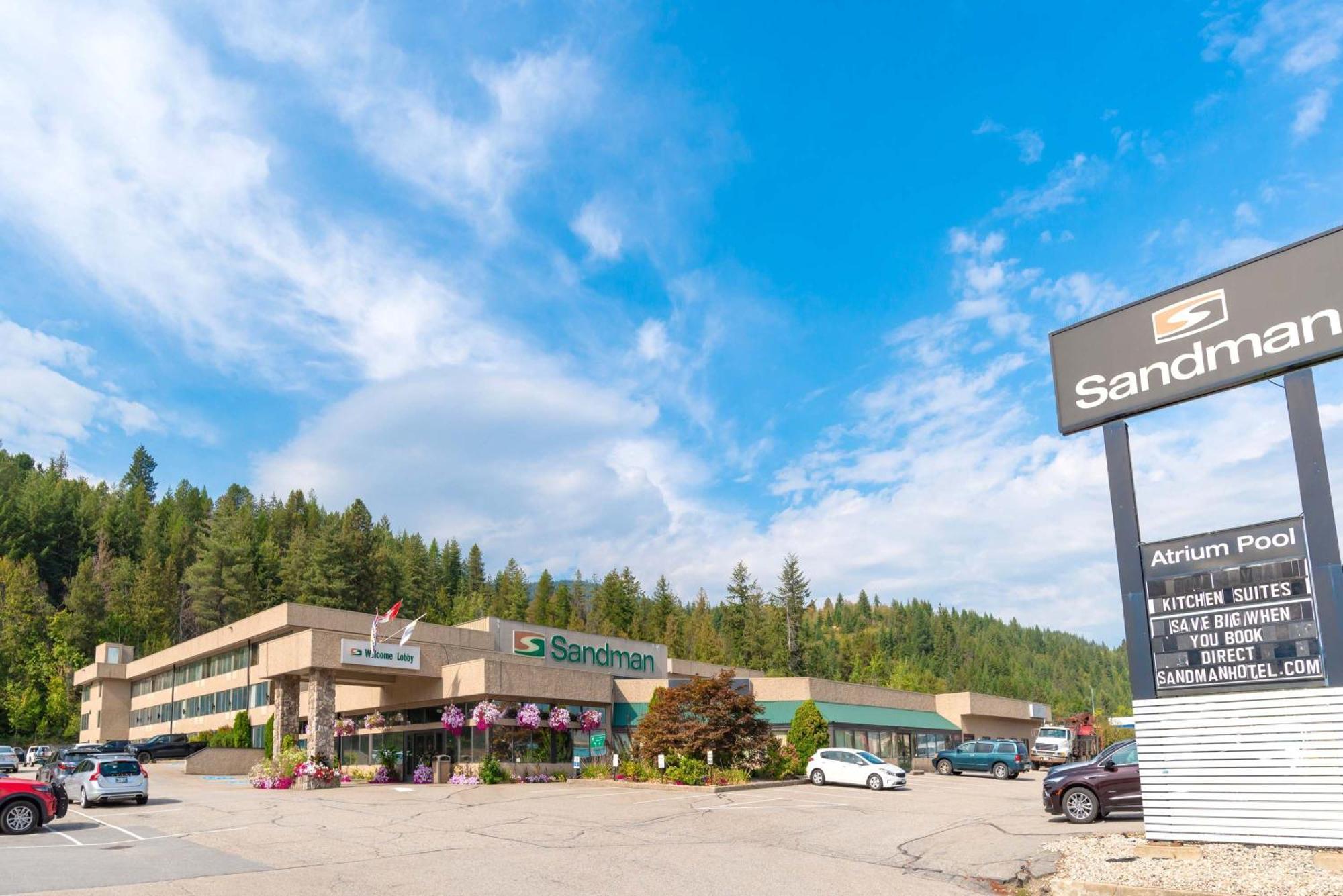 Sandman Hotel Касългар Екстериор снимка