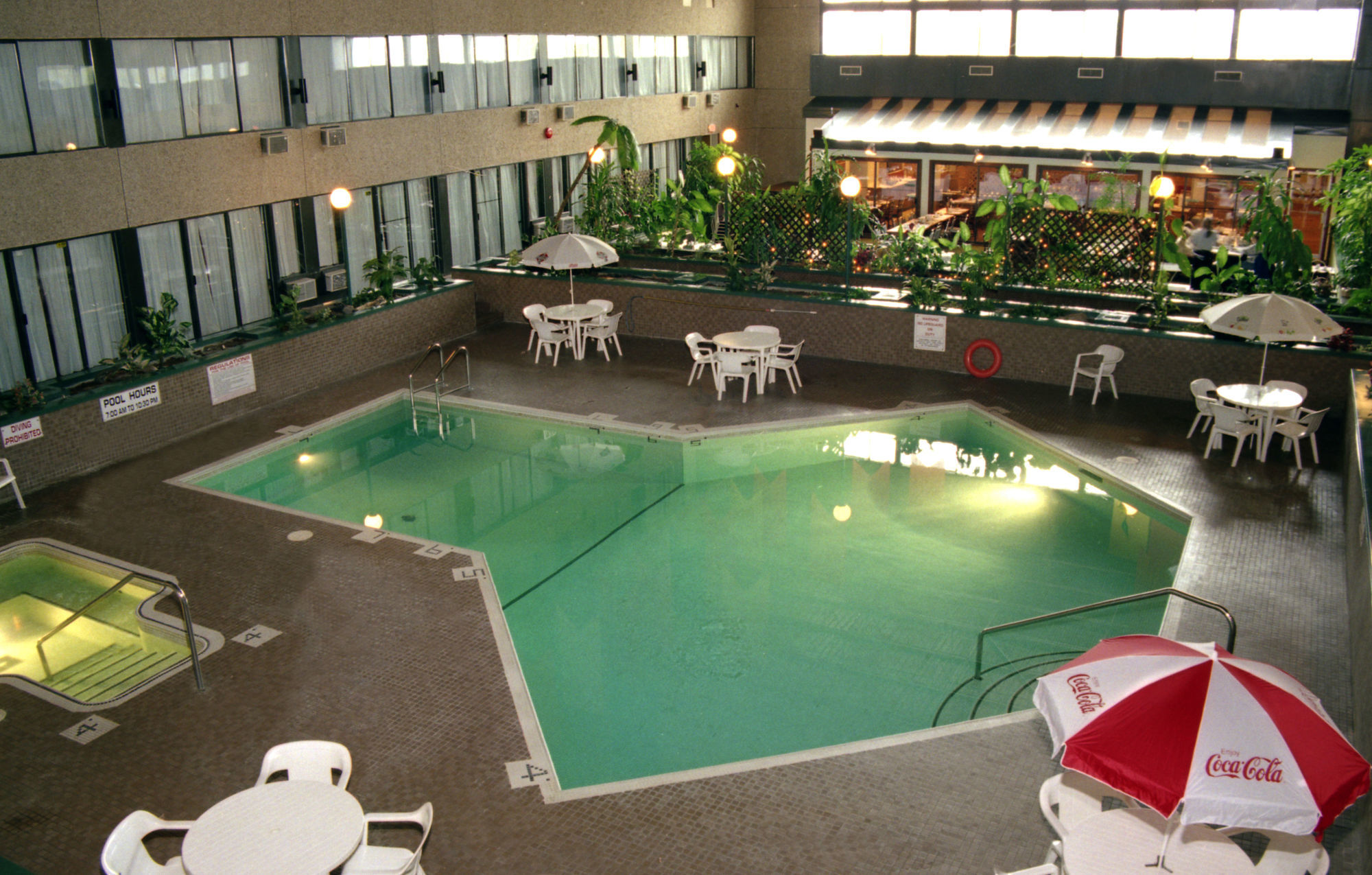 Sandman Hotel Касългар Екстериор снимка
